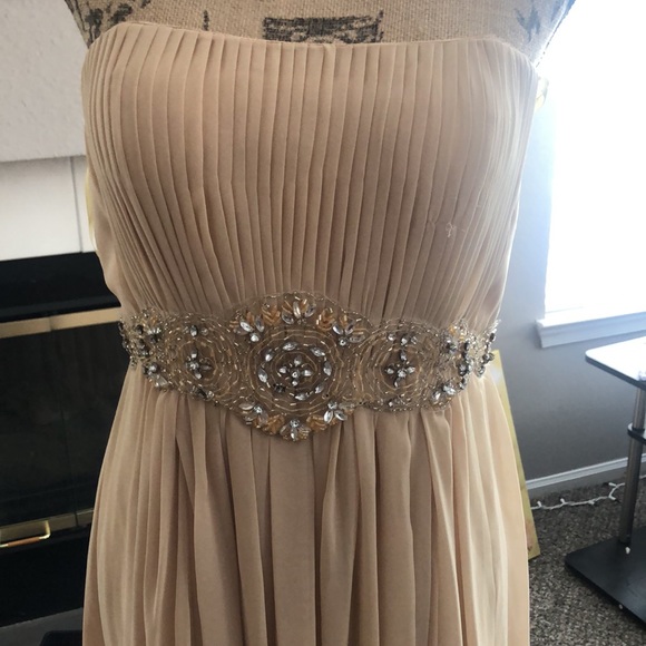 Long gold maxi formal dress - Picture 4 of 5